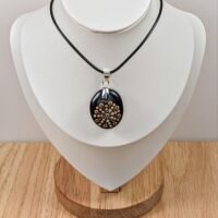 Collier noir.3