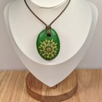 Collier vert.1