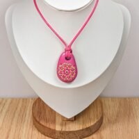 Collier rose.1