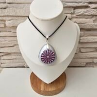 collier argenté et violet.1