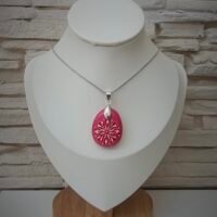 Collier magenta.1