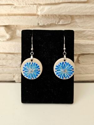 Boucles beiges et bleues.1