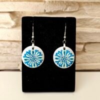 Boucles argentées et bleues.1