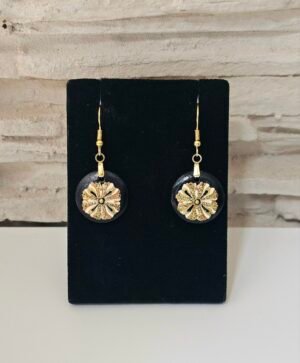 Boucles noires et dorées.1 – Image 2